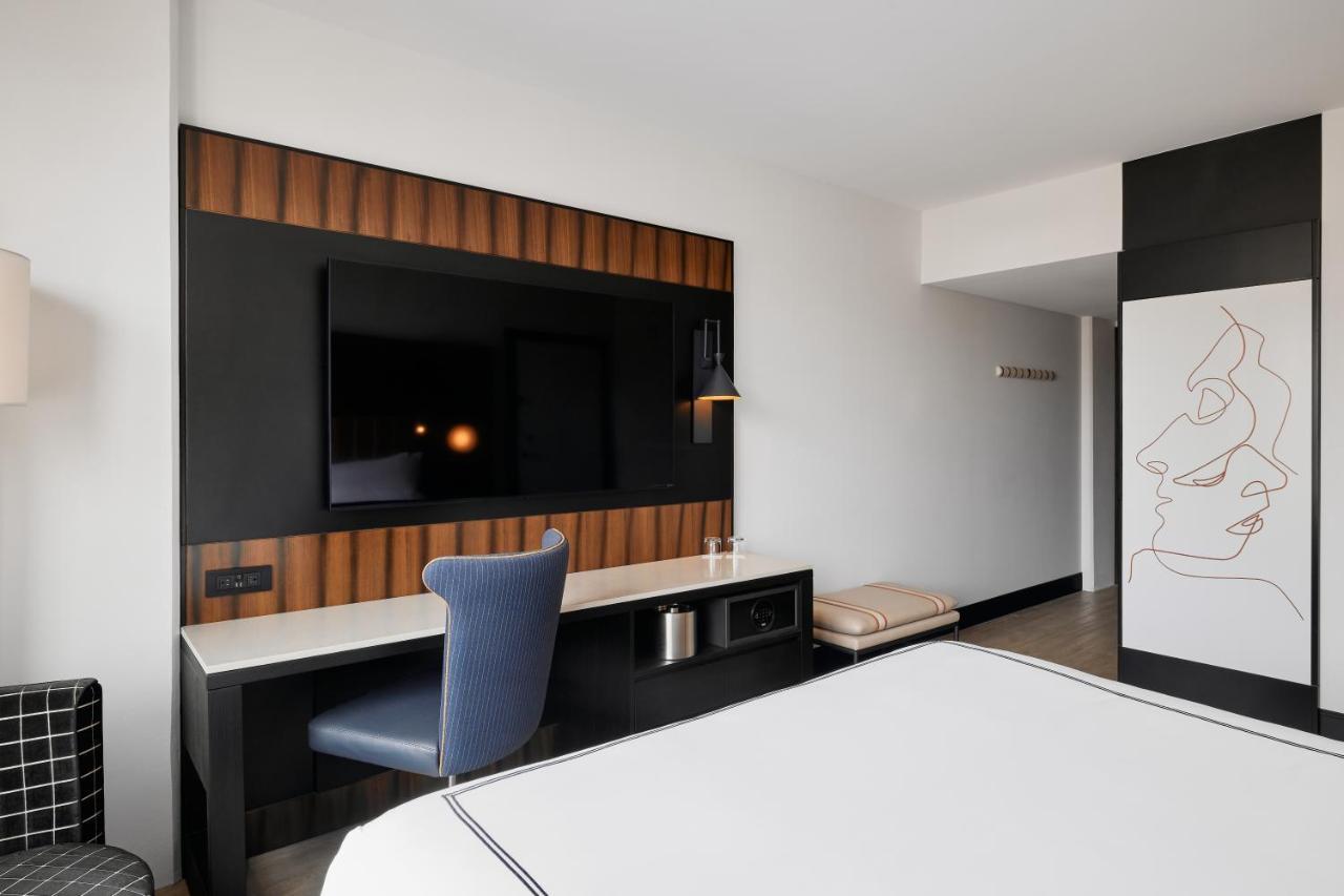 Hotel The Godfrey Detroit, Curio Collection By Hilton Extérieur photo